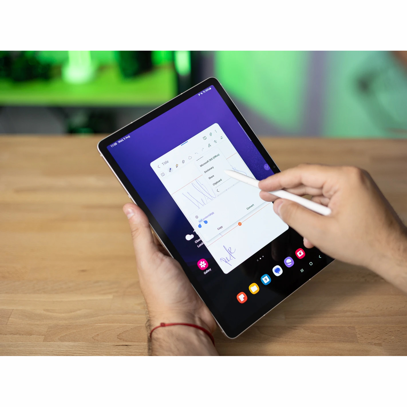 تبلت سامسونگ مدل Galaxy Tab S9 ظرفیت 256 گیگابایت و رم 12 گیگابایت به همراه قلم و کیبورد