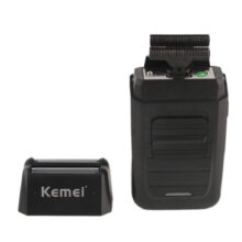 ماشین اصلاح موی سر و صورت کیمی مدل KM-1102، اصلاح به صورت خط‌زن، استفاده به صورت خشک و مرطوب، منبع انرژی باتری، تکنولوژی اصلاح به صورت برش مستقیم، مدت زمان شارژ 480 دقیقه و مدت زمان استفاده پس از شارژ 45 دقیقه، به همراه برس تمیزکننده، دارای نشانگر LED