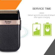 ماشین اصلاح موی صورت کیمی مدل KM-2024، استفاده به صورت خشک و مرطوب، منبع انرژی باتری، تکنولوژی اصلاح به صورت برش مستقیم، مدت زمان استفاده پس از شارژ 45 دقیقه، به همراه کیف نگهداری، روغن، ضد آب، جنس تیغه استیل ضد زنگ