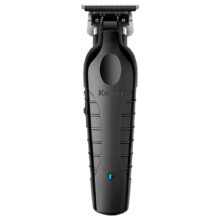 ماشین اصلاح موی صورت کیمی مدل KM-2299+5Vadapter، اصلاح به صورت خط زن، منبع انرژی باتری قابل شارژ، تکنولوژی اصلاح به صورت برش مستقیم، مدت زمان شارژ 180 دقیقه و مدت زمان استفاده پس از شارژ 180 دقیقه، به همراه آداپتور، برس تمیزکننده، روغن، 3 عدد شانه