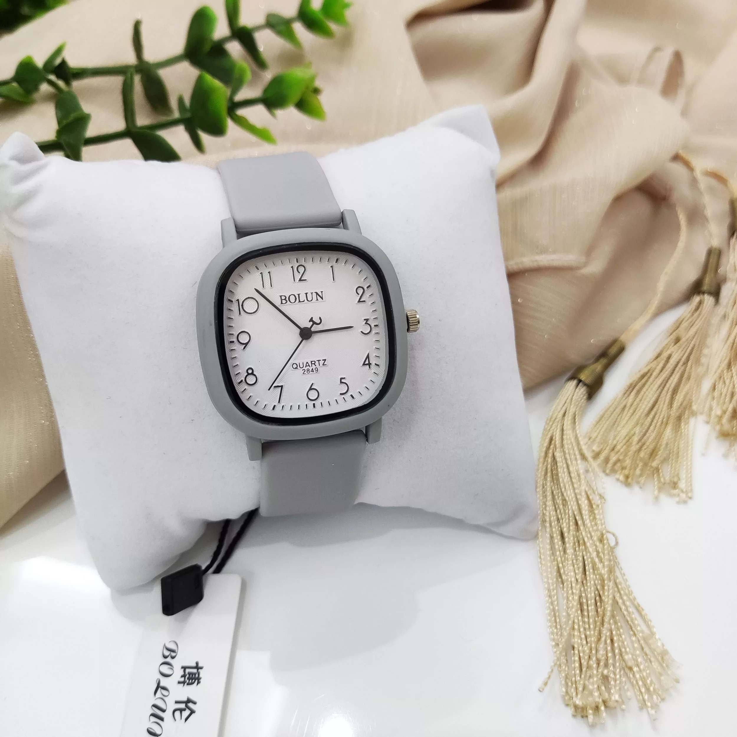 ساعت مچی عقربه ای بولون مدل 2849 بند پیو کد DB24