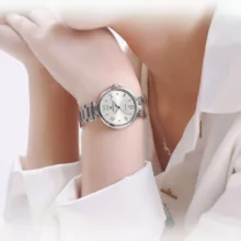 ساعت مچی عقربه ای زنانه نیوی فورس مدل NF5031