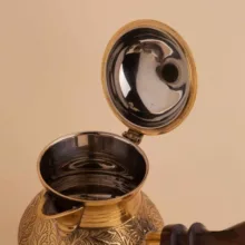 قهوه جوش برنجی مدل درب دار دسته چوبی 2.3 CUP