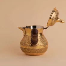 قهوه جوش برنجی مدل درب دار دسته چوبی 2.3 CUP