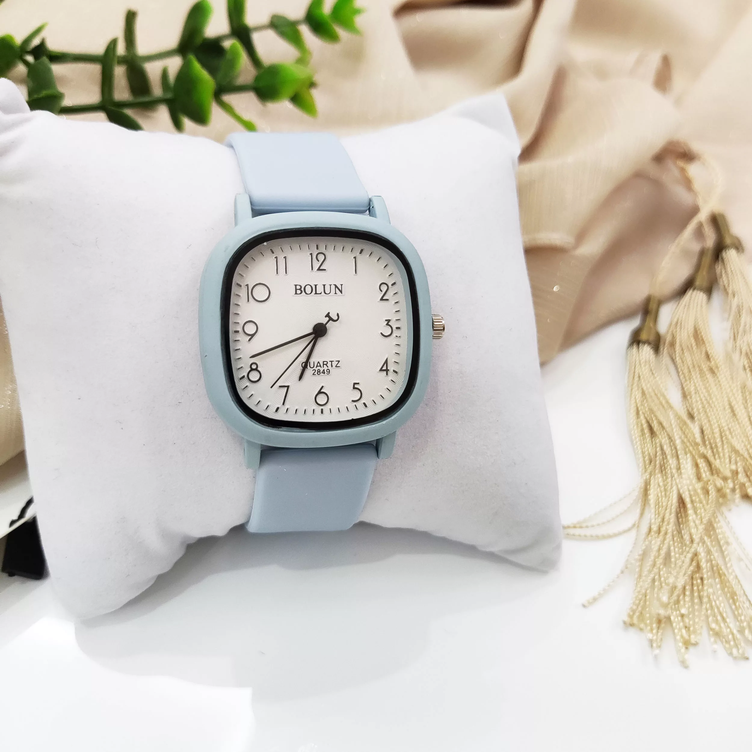 ساعت مچی عقربه ای بولون مدل 2849 کد DB22