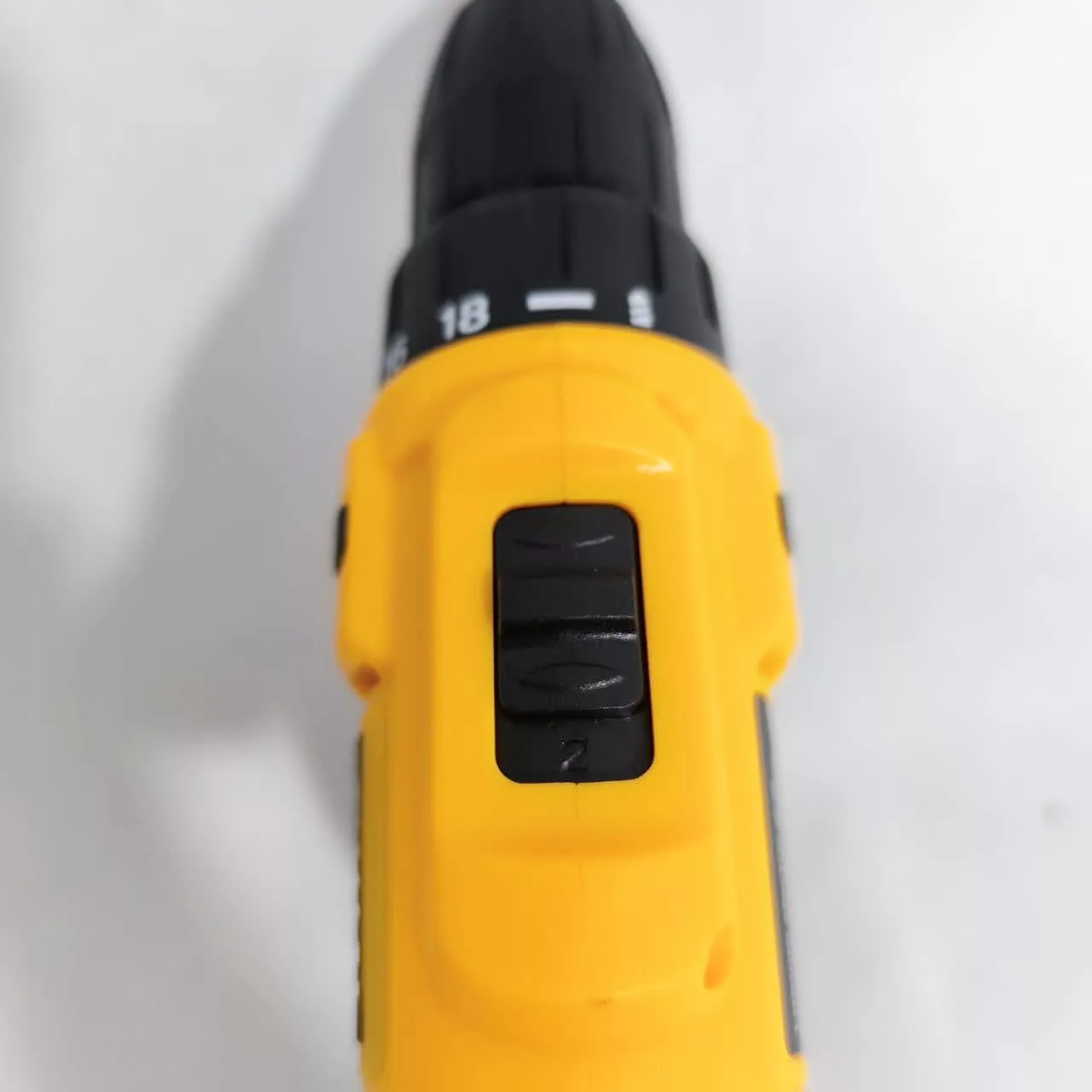 دریل پیچ گوشتی شارژی دیوالت مدل 18VOLT