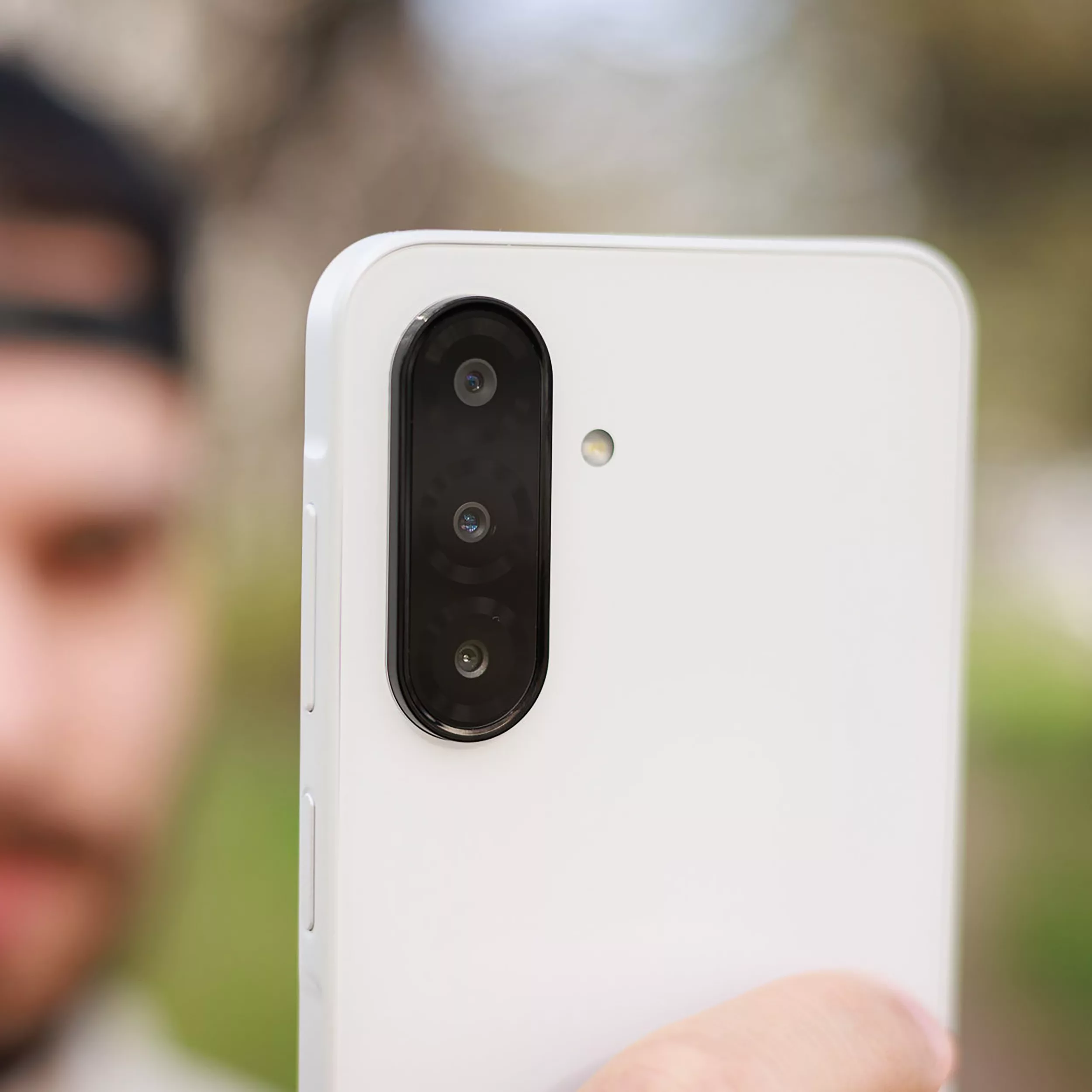 گوشی موبایل سامسونگ مدل Galaxy A26 دو سیم کارت ظرفیت 256 گیگابایت و رم 8 گیگابایت - ویتنام - به همراه شارژر 25 وات سامسونگ