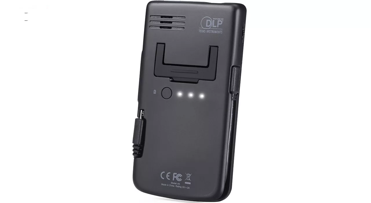 پروژکتور جیبی ایپتک مدل MobileCinema A50P