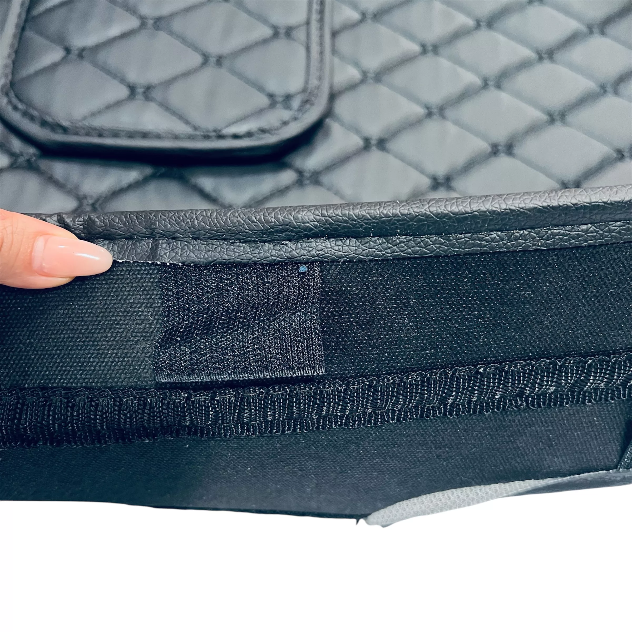 کفپوش 5 بعدی خودرو مدل Ts چرم گلدوزی مناسب برای تارا