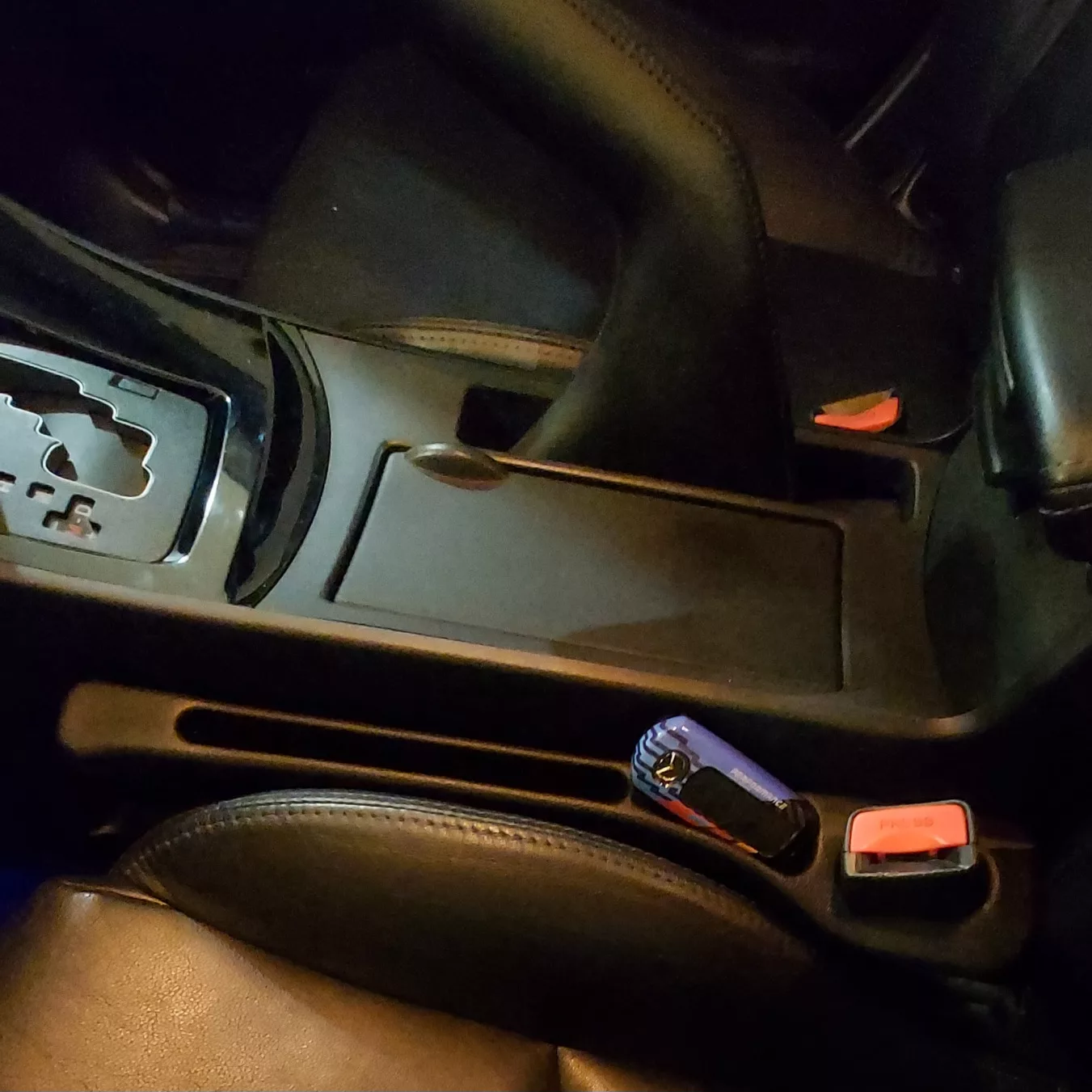 نظم دهنده و پرکننده فضای بین صندلی و کنسول مزدا مدل 2in1 مناسب برای مزدا 3 بسته 4عددی