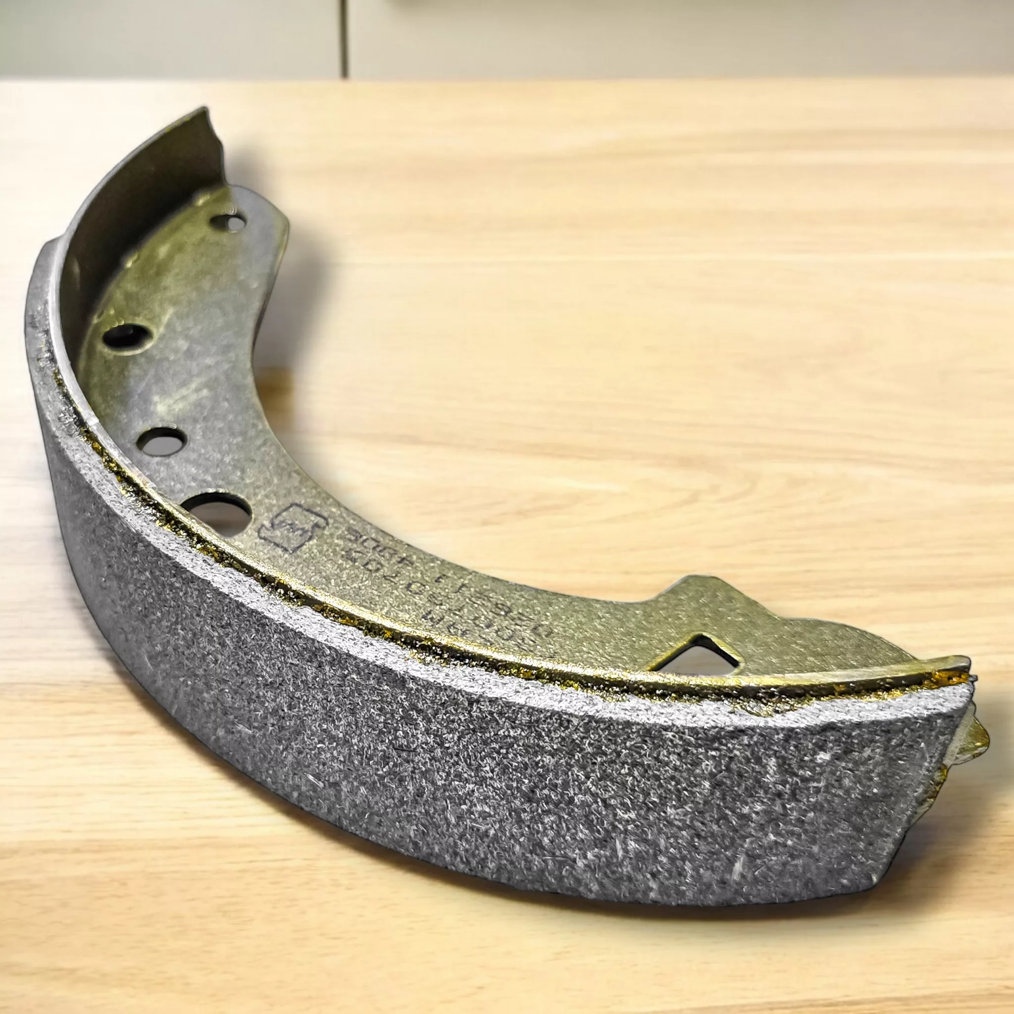 لنت ترمز‌ چرخ عقب عظام مدل 00256 مناسب برای پیکان