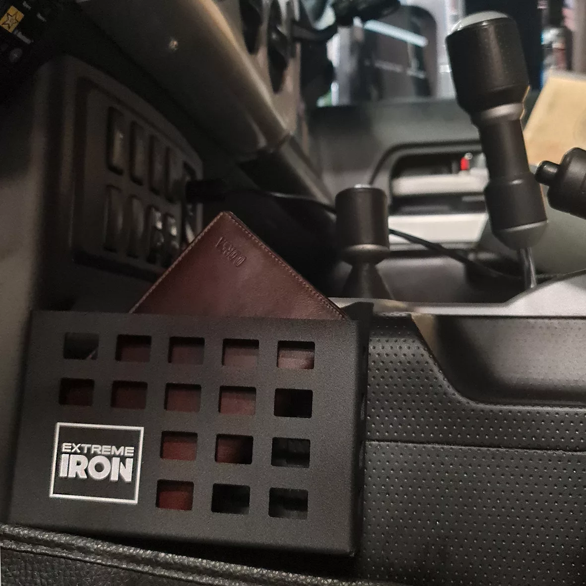 کنسول وسط خودرو مدل extreme iron مناسب برای اف جی کروز