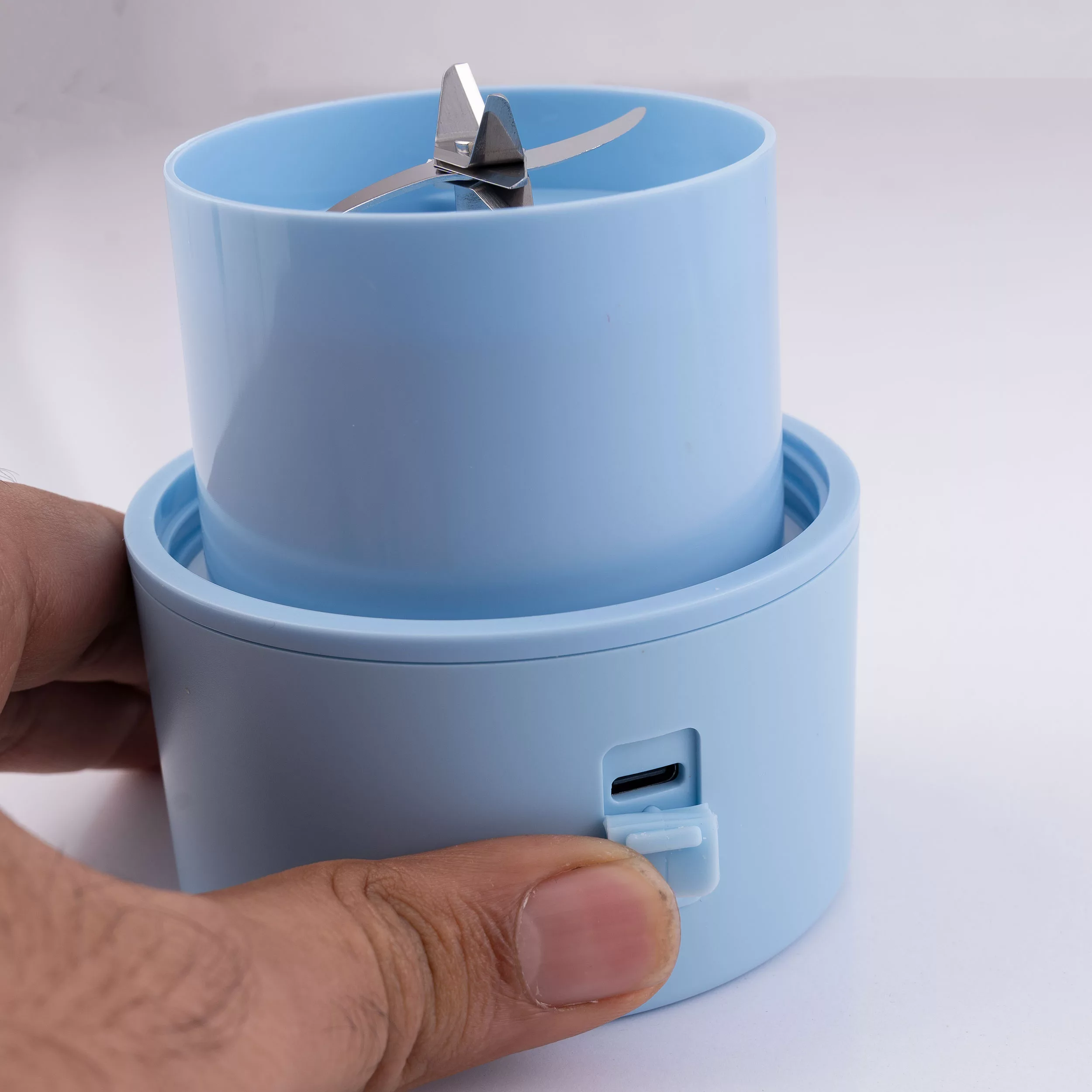 شیکر شارژی مودکس مدل PB1100 گنجایش 1 لیتر