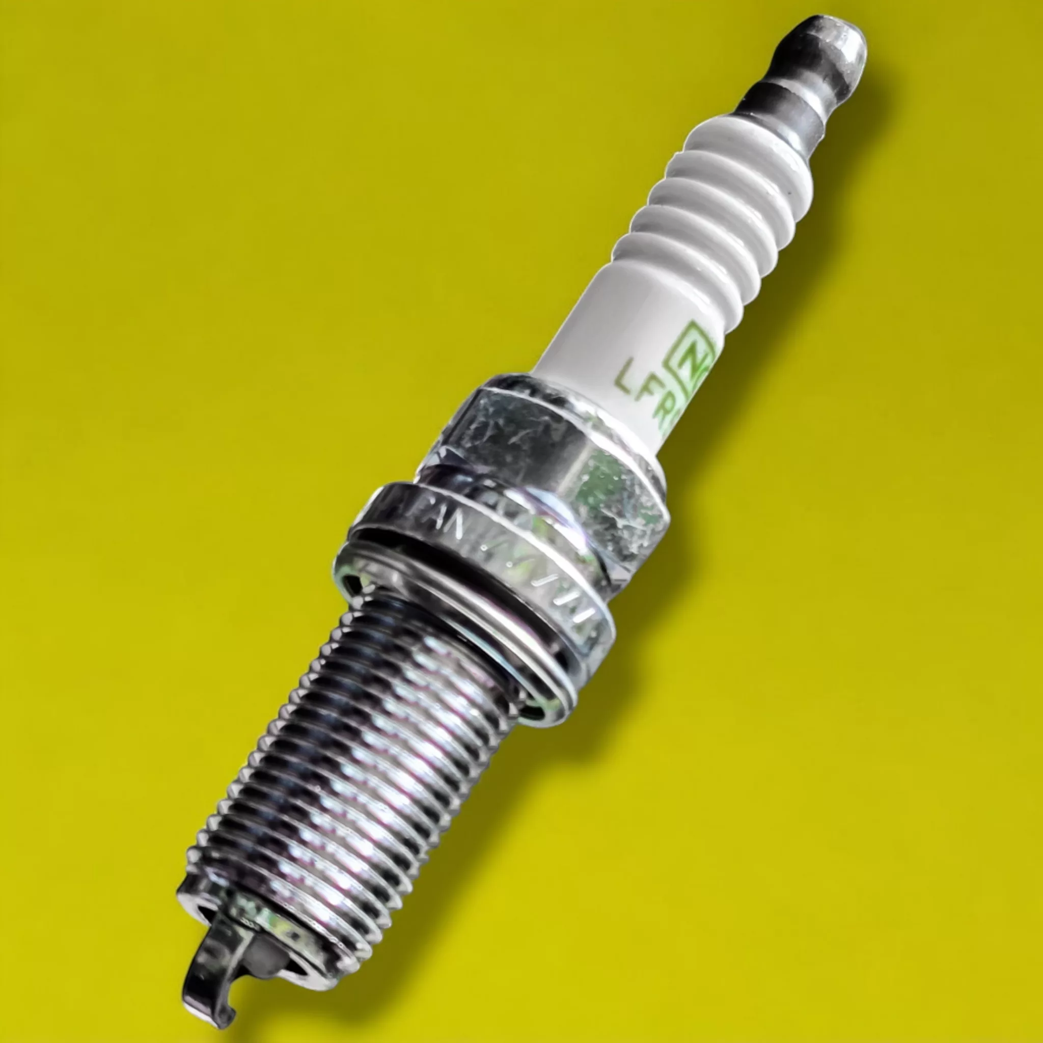 شمع خودرو ان جی کی مدل ۶ سیلندر - سوزنی پایه بلند مناسب برای تویوتا پرادو بسته ۶ عددی