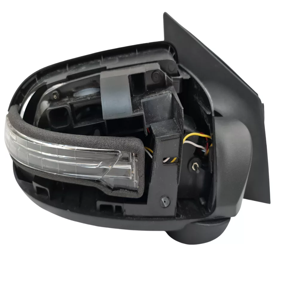 آینه سمت راست مدل برازش مناسب برای شاهین