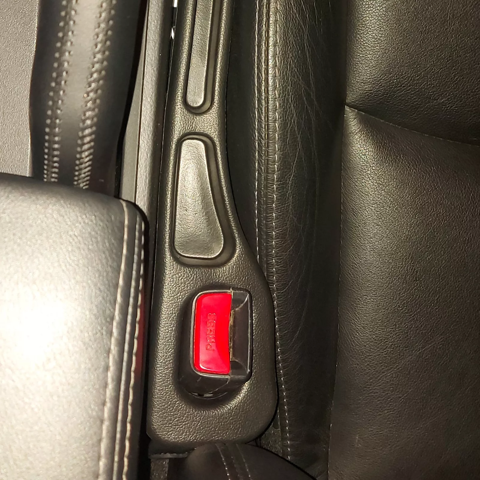 نظم دهنده و پرکننده فضای بین صندلی و کنسول مزدا مدل 2in1 مناسب برای مزدا 3 بسته 4عددی