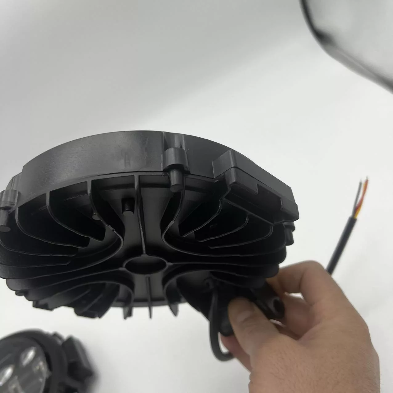 پروژکتور آفرودی خودرو مدل دیلایت دار مدل 250 وات 7inch بسته 2 عددی