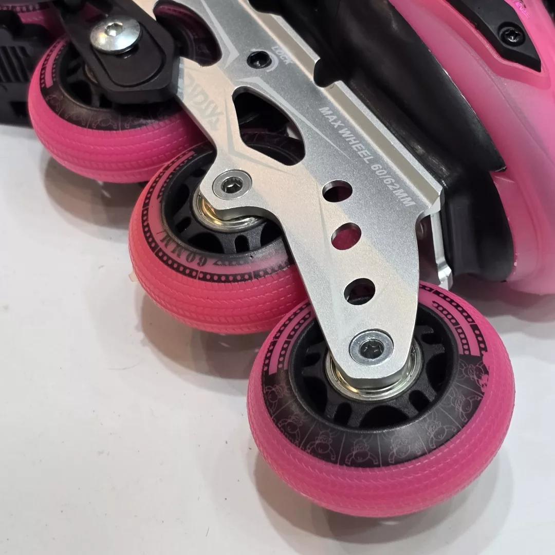 کفش اسکیت پاپایا مدل Sk2 سایز 30.33 به همراه کلاه و لوازم ایمنی و کیف و شلوارک اسکیت