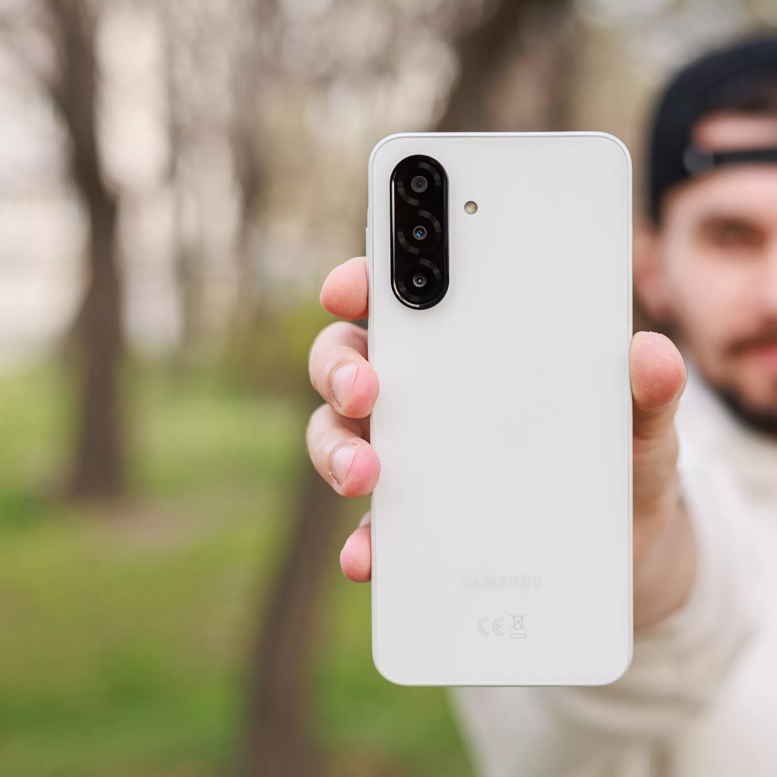 گوشی موبایل سامسونگ مدل Galaxy A26 دو سیم کارت ظرفیت 256 گیگابایت و رم 8 گیگابایت - به همراه شارژر 25 وات سامسونگ