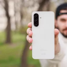 گوشی موبایل سامسونگ مدل Galaxy A26 دو سیم کارت ظرفیت 256 گیگابایت و رم 8 گیگابایت - ویتنام - به همراه شارژر 25 وات سامسونگ