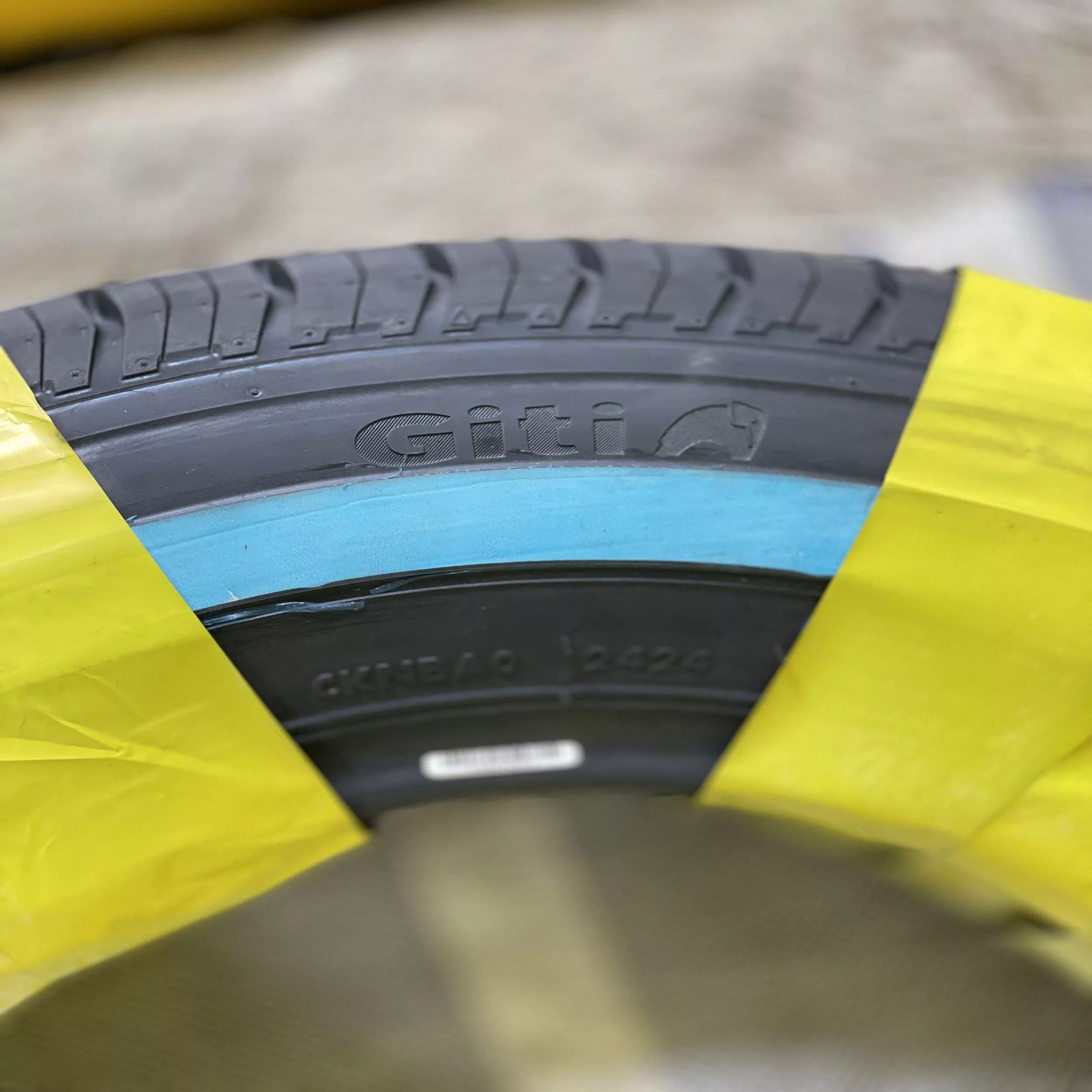 لاستیک خودرو جی تی مدل GITIVAN 600B سایز 205/75/14 - دو حلقه