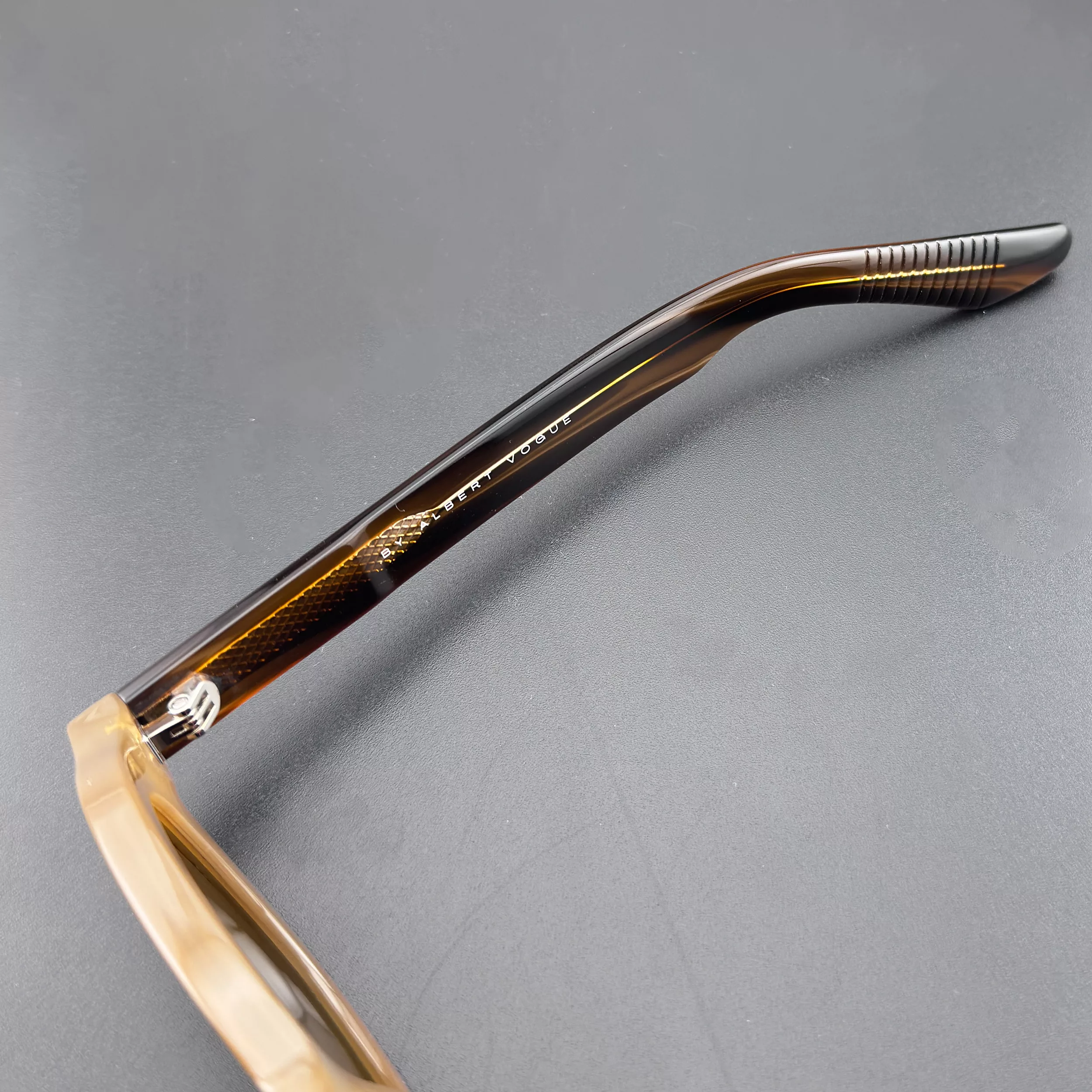عینک آفتابی پنتوس پلاریزه آلبرت وگ مدل S31107-C3 Acetate Avantgarde Visionary