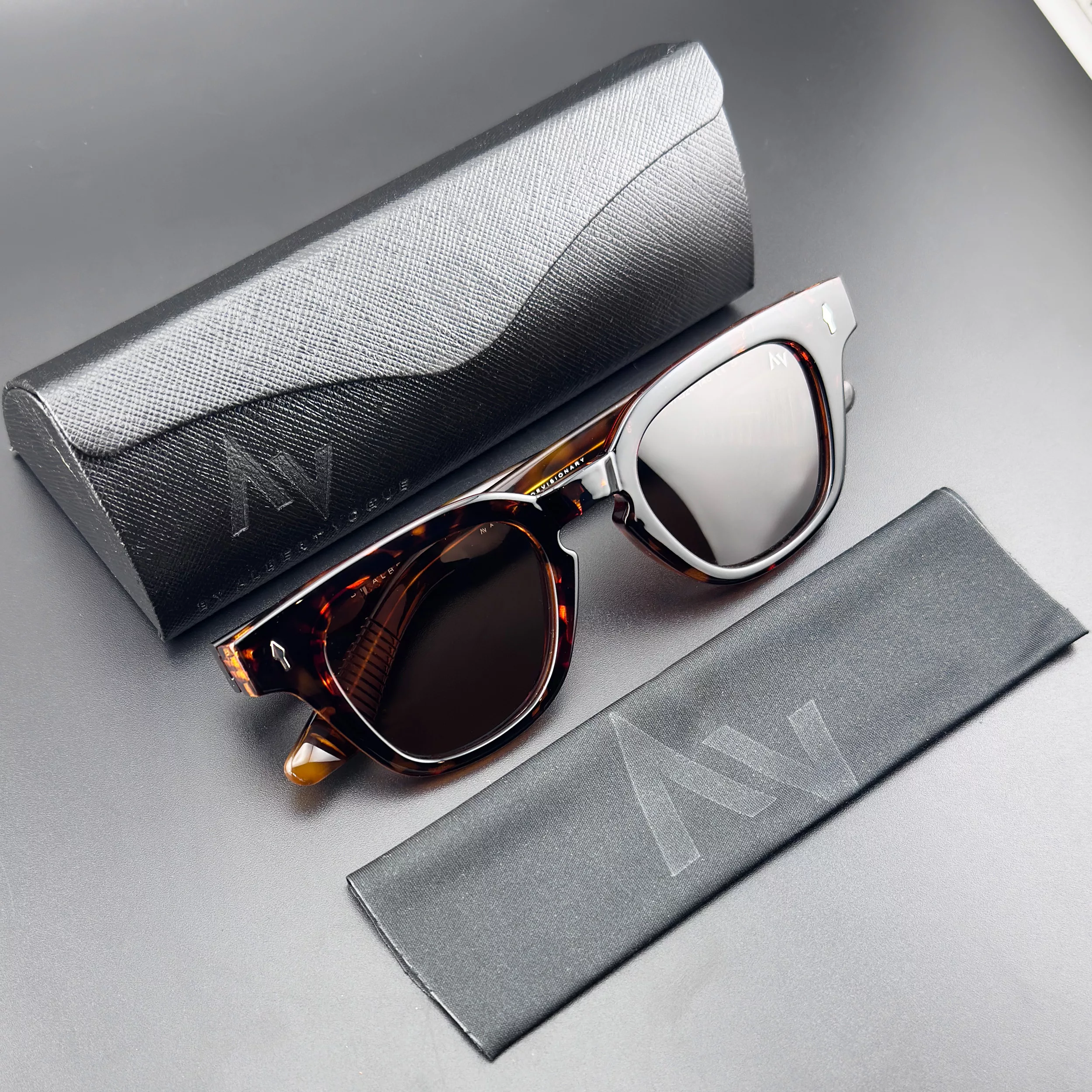 عینک آفتابی آلبرت وگ مدل S31110C2 Acetate Avantgarde Visionary