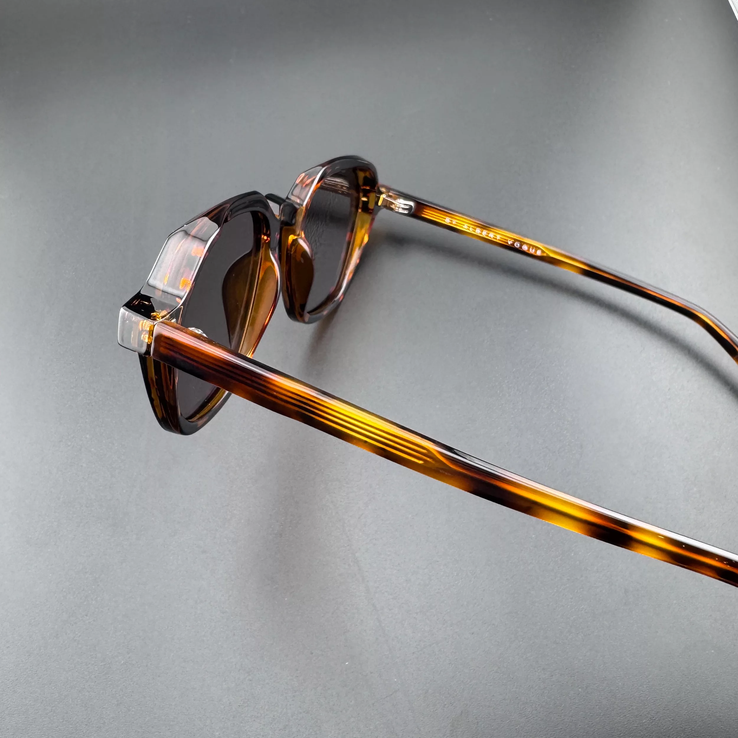 عینک آفتابی زنانه آلبرت وگ مدل S31103C2