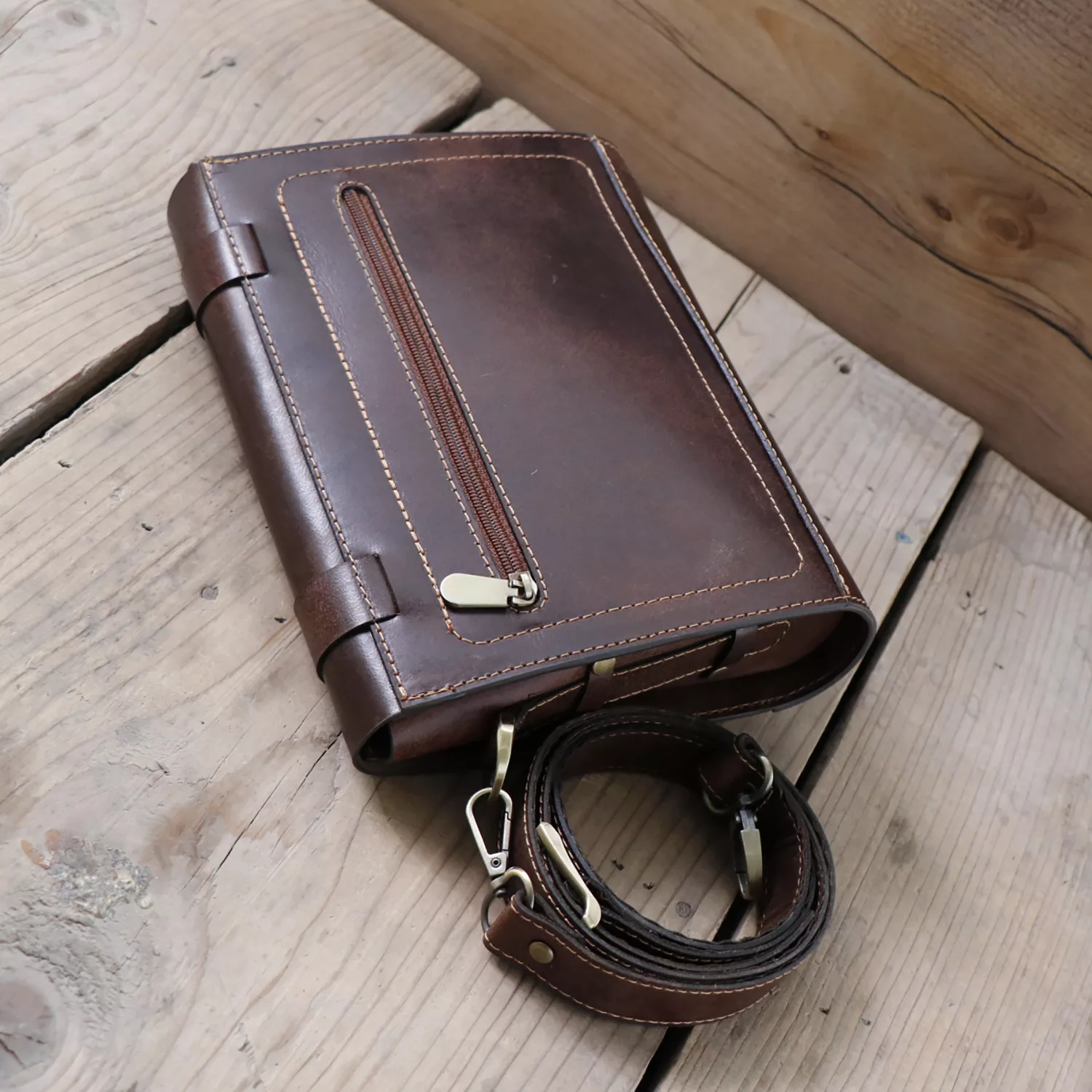 کیف رودوشی چرم بارثاوا مدل 1213