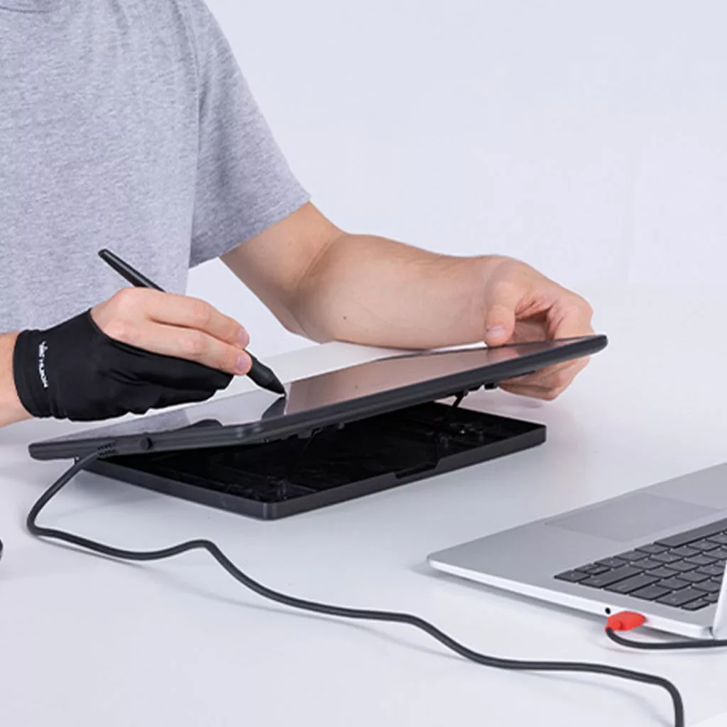 قلم نوری هوئیون مدل Kamvas 13