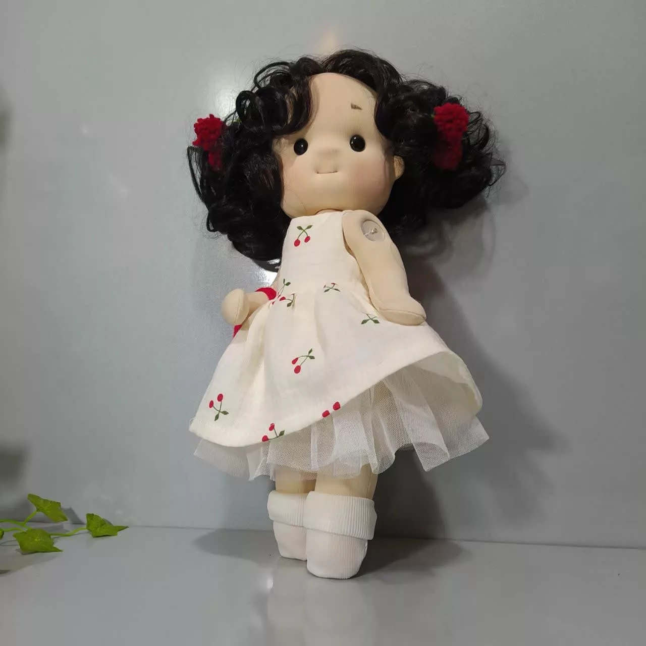 عروسک مدل یانا طرح گیلاس ارتفاع 40 سانتی متر