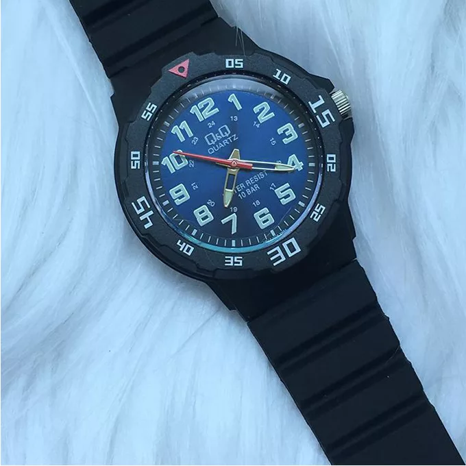 ساعت مچی عقربه ای زنانه کیو اند کیو کد vr19j005y