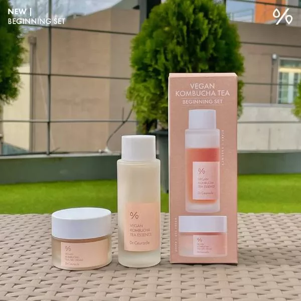 ژل کرم مرطوب کننده صورت دکتر سراکل مدل Kombucha Tea مناسب برای انواع پوست حجم 30 میلی لیتر به همراه سرم آبرسان صورت دکتر سراکل مدل Kombucha Tea مناسب برای انواع پوست حجم 50 میلی لیتر