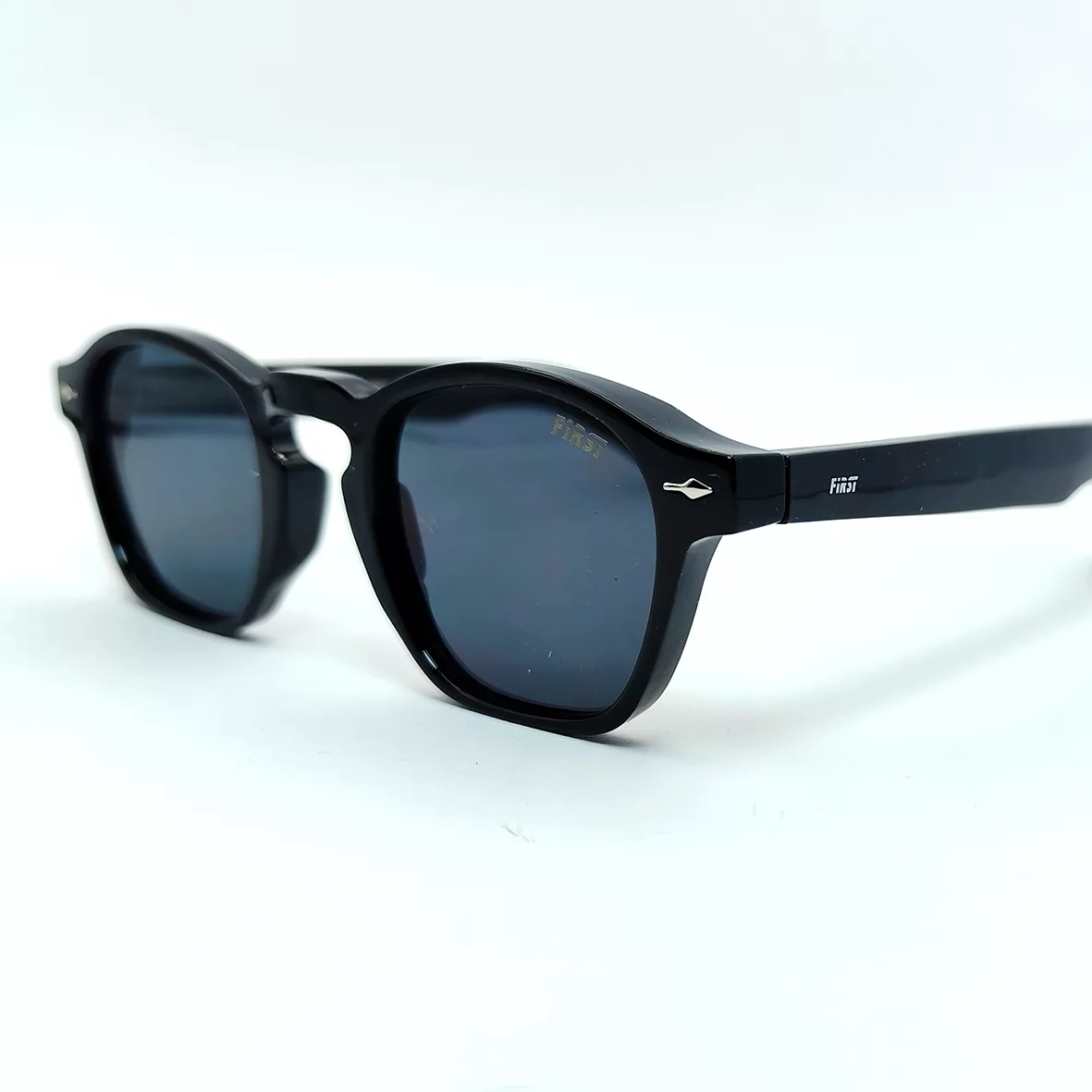 عینک آفتابی ویفر فرست مدل UM6222-C1