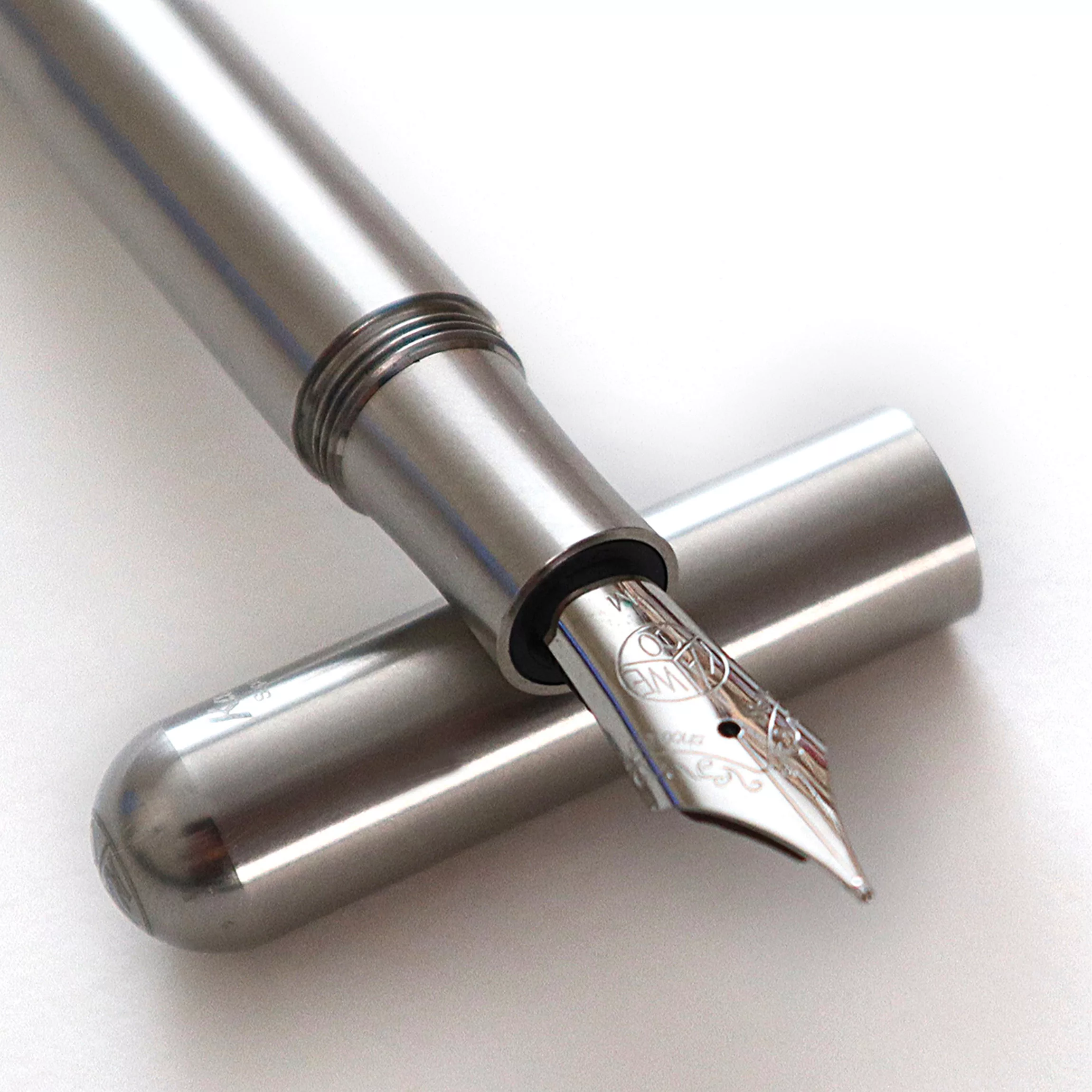 خودنویس کاوکو مدل لی لی پوت کد 152