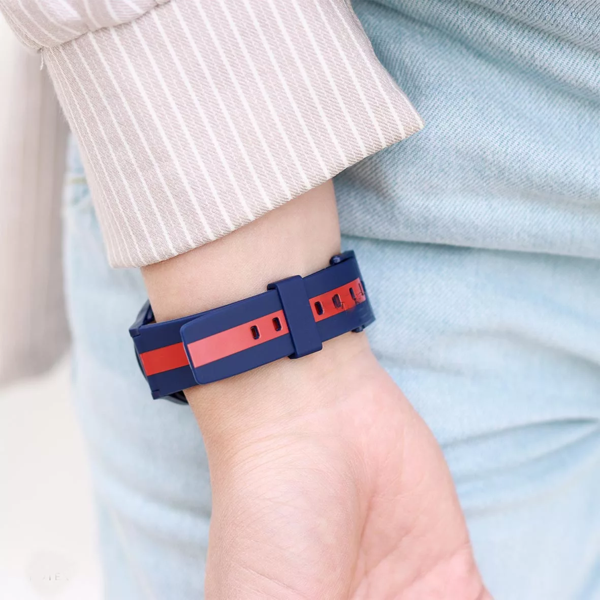 ساعت مچی عقربه ای زنانه کیو اند کیو مدل V06A-002Y