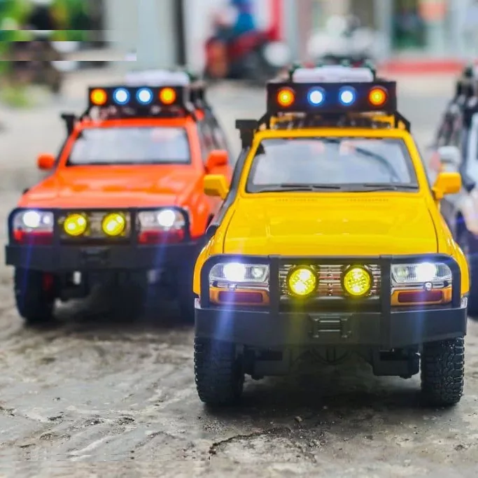 ماکت ماشین چه ژی مدل تویوتا لندکروزر Toyota Land Cruiser LC80 کد R100