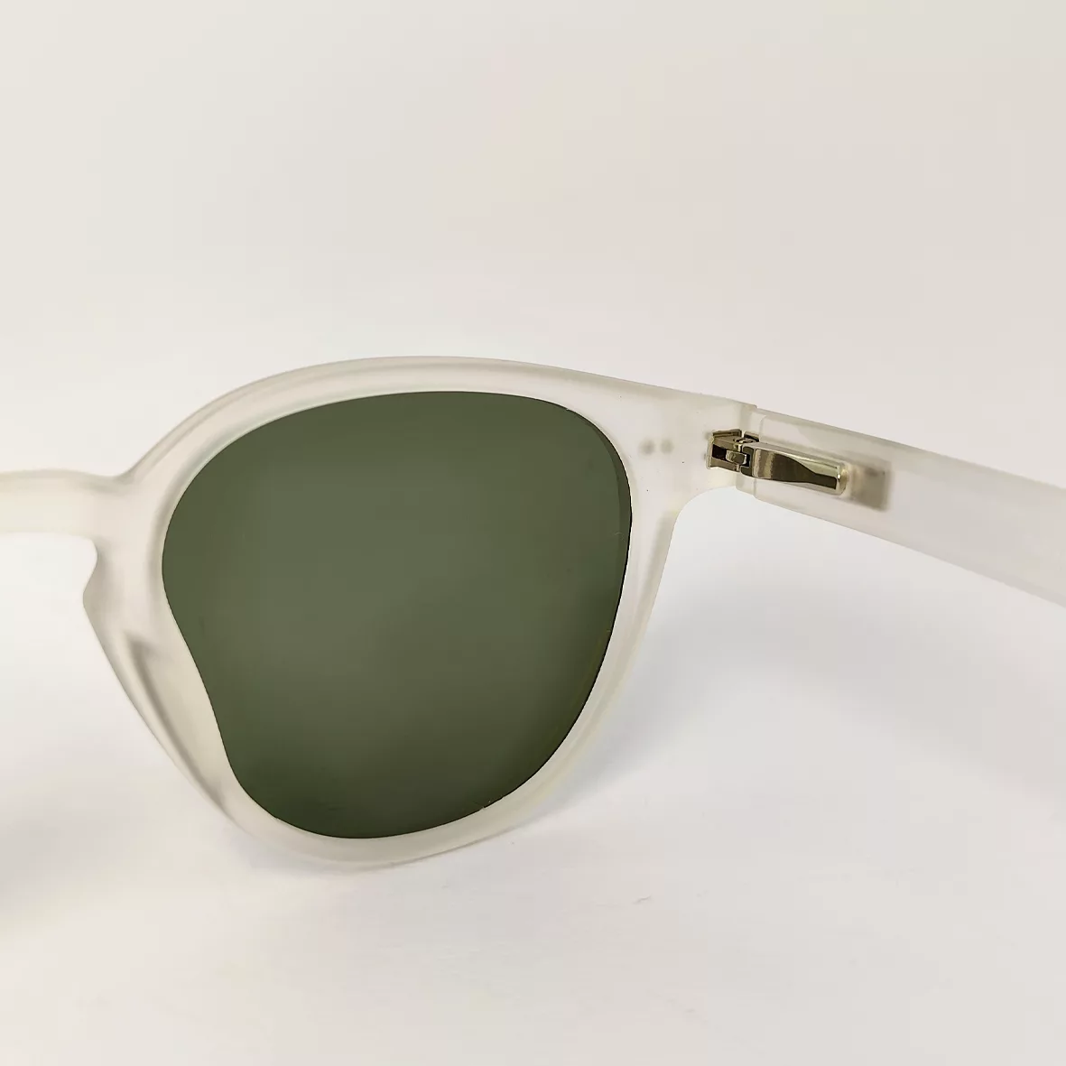 عینک آفتابی پنتوس زنانه فرست مدل RB7107C22