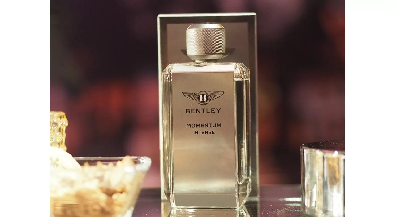 ادو تویلت مردانه بنتلی مدل Momentum Intense حجم 100 میلی لیتر