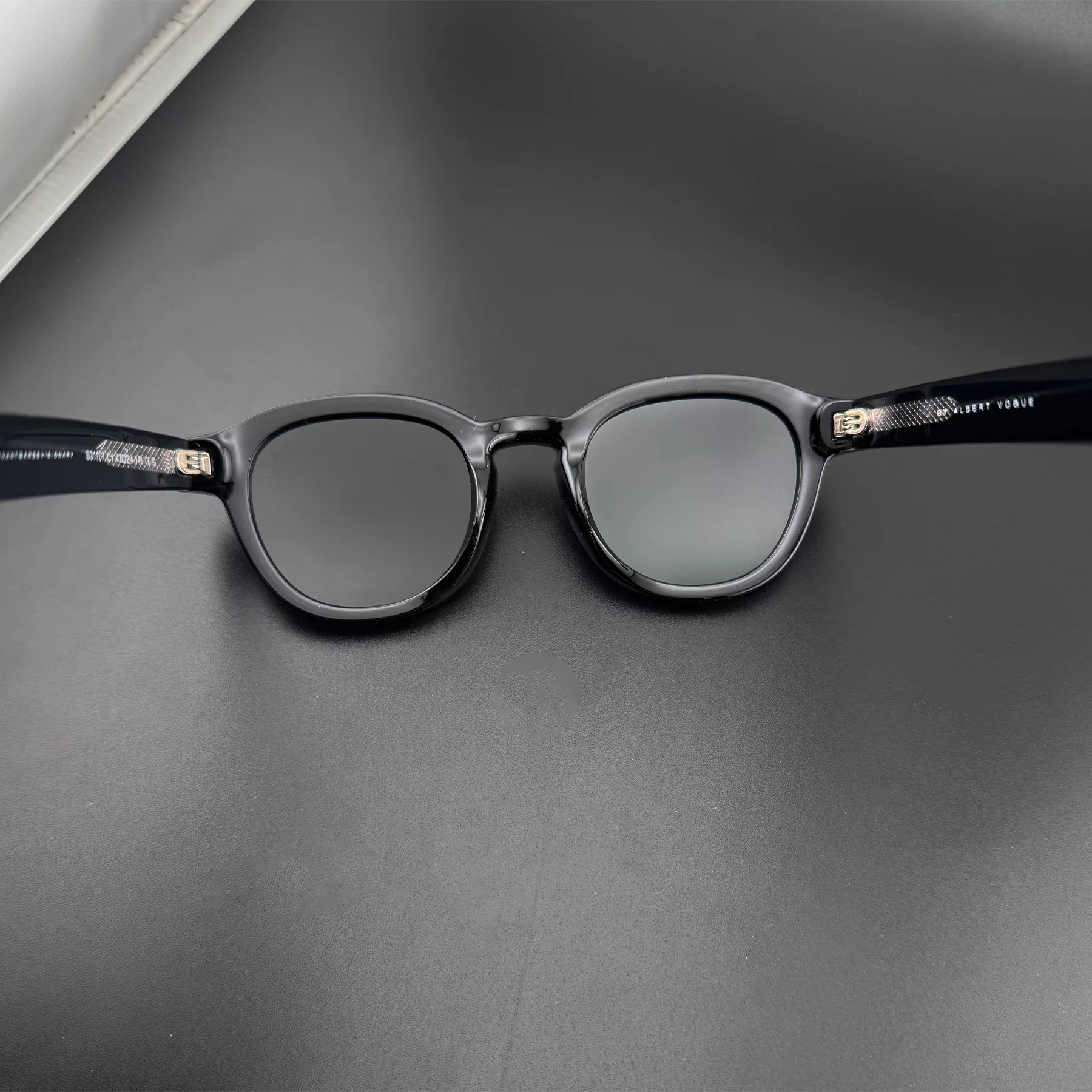 عینک آفتابی پنتوس آلبرت وگ مدل S31107C1 Acetate Avantgarde Visionary