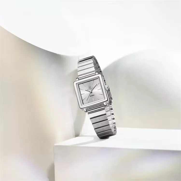 ساعت مچی عقربه‌ای کوارتز زنانه نیوی فورس مدل NF5048SWS