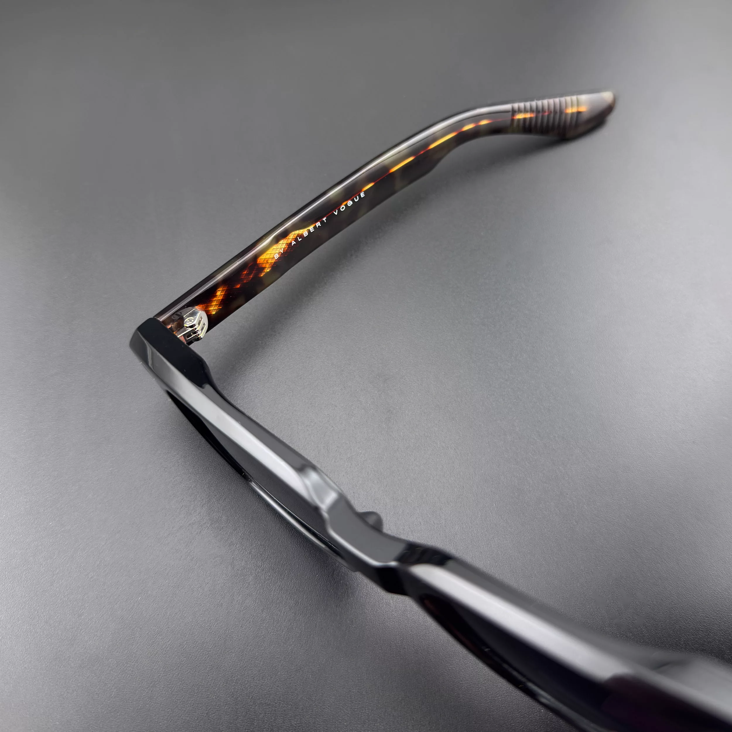 عینک آفتابی مستطیلی آلبرت وگ مدل S31109C2 Acetate Avantgarde Visionary