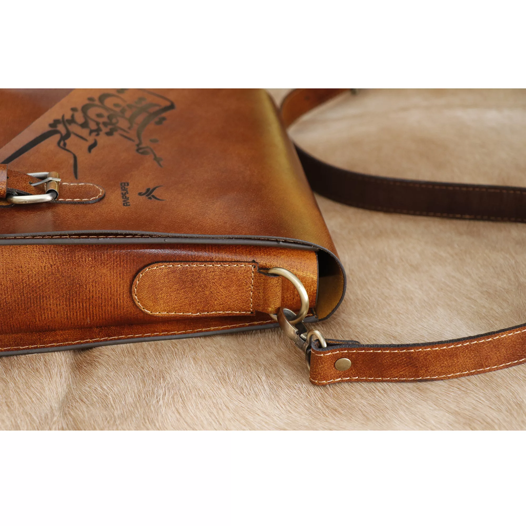 کیف رودوشی چرم بارثاوا مدل 1203n