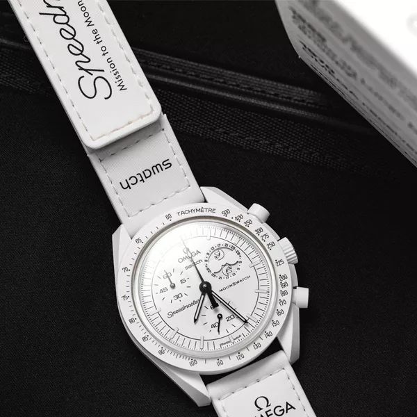 ساعت مچی عقربهای مکانیکی مدل Omega x Swatch Mission To Moonphase Snoopy