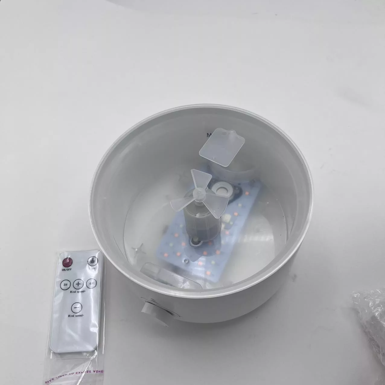 دستگاه بخور سرد طرح آتشفشان در حال فوران مدل V21B