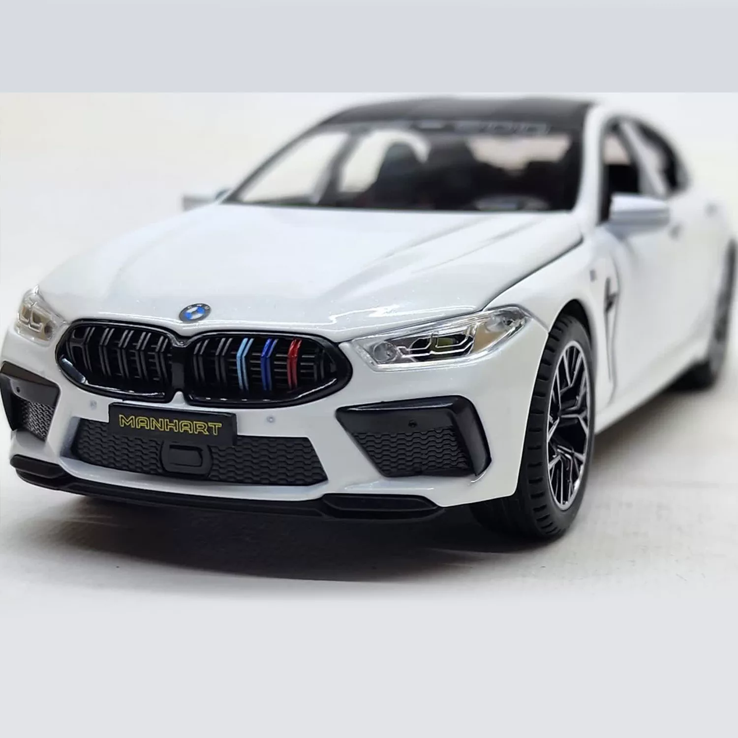 ماکت ماشین مدل عقبکش فلزی موزیکال BMW MANHART M8