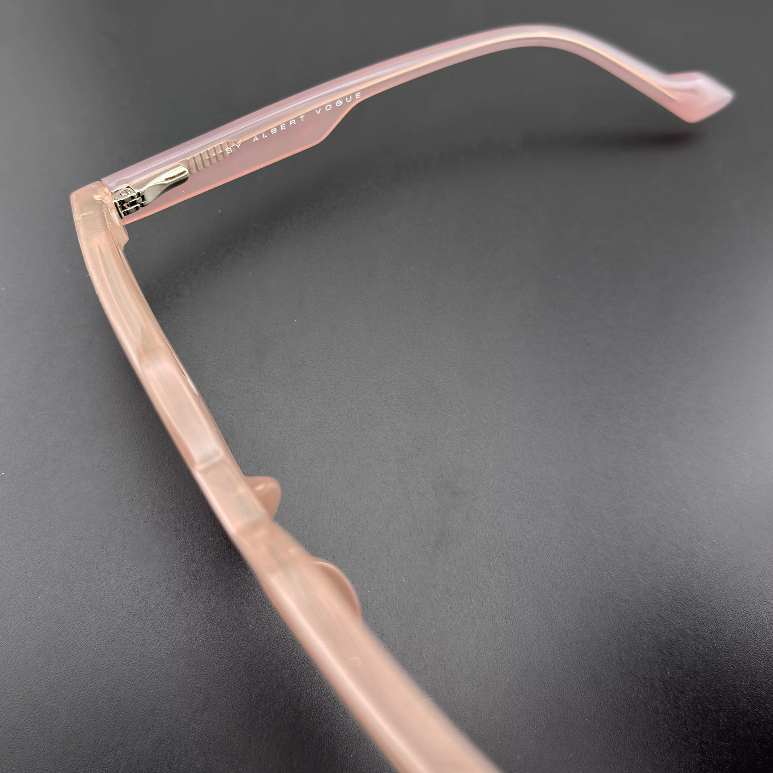 عینک آفتابی ویفرر زنانه آلبرت وگ مدل S26108C4 Acetate Avantgarde Visionary