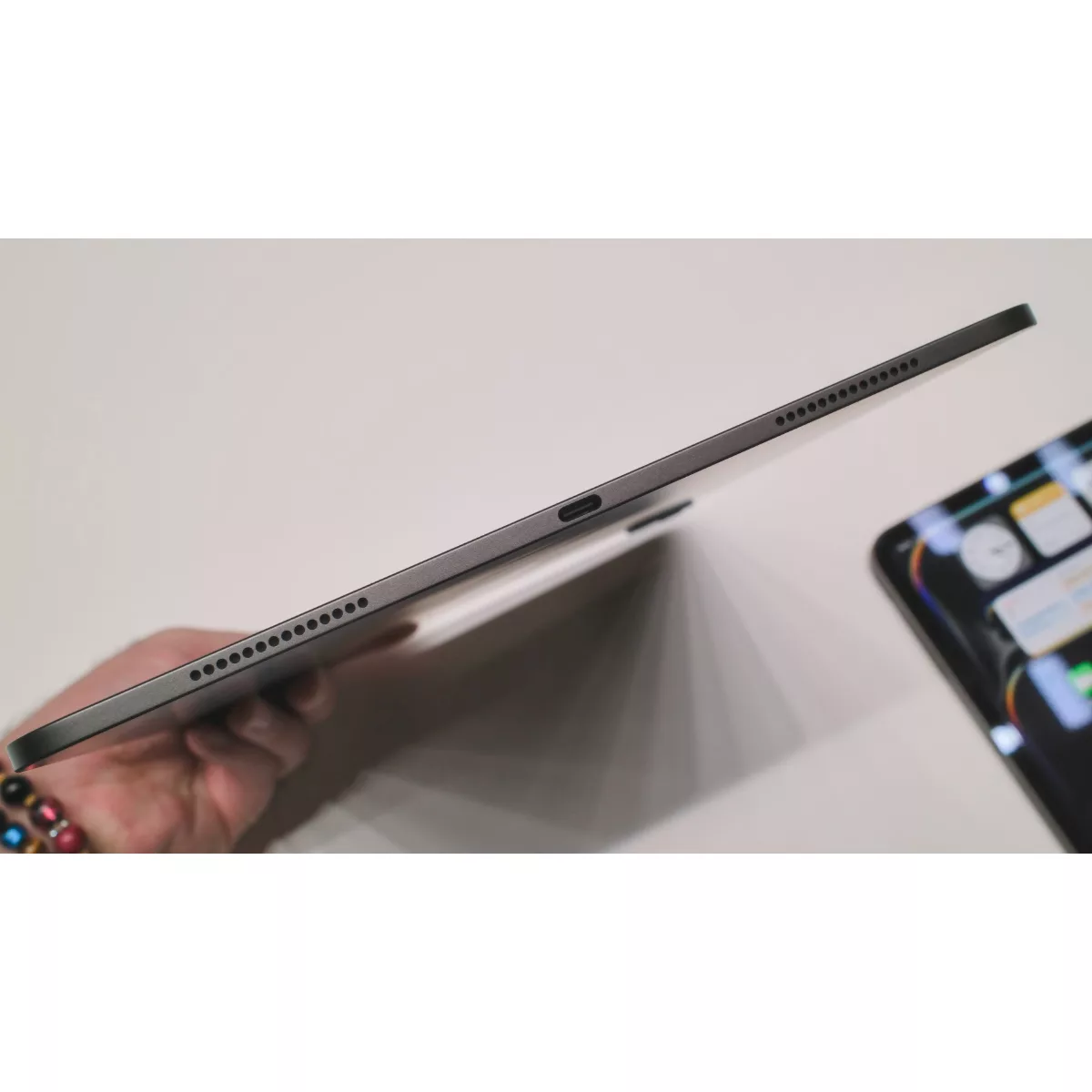 تبلت 13 اینچی اپل مدل iPad Pro 2024 M4 Wi-Fi Standard Glass ظرفیت 2 ترابایت و رم 16 گیگابایت