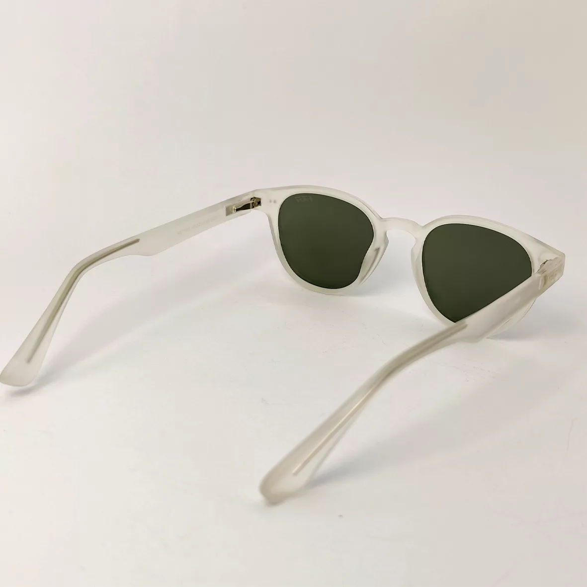 عینک آفتابی پنتوس زنانه فرست مدل RB7107C22