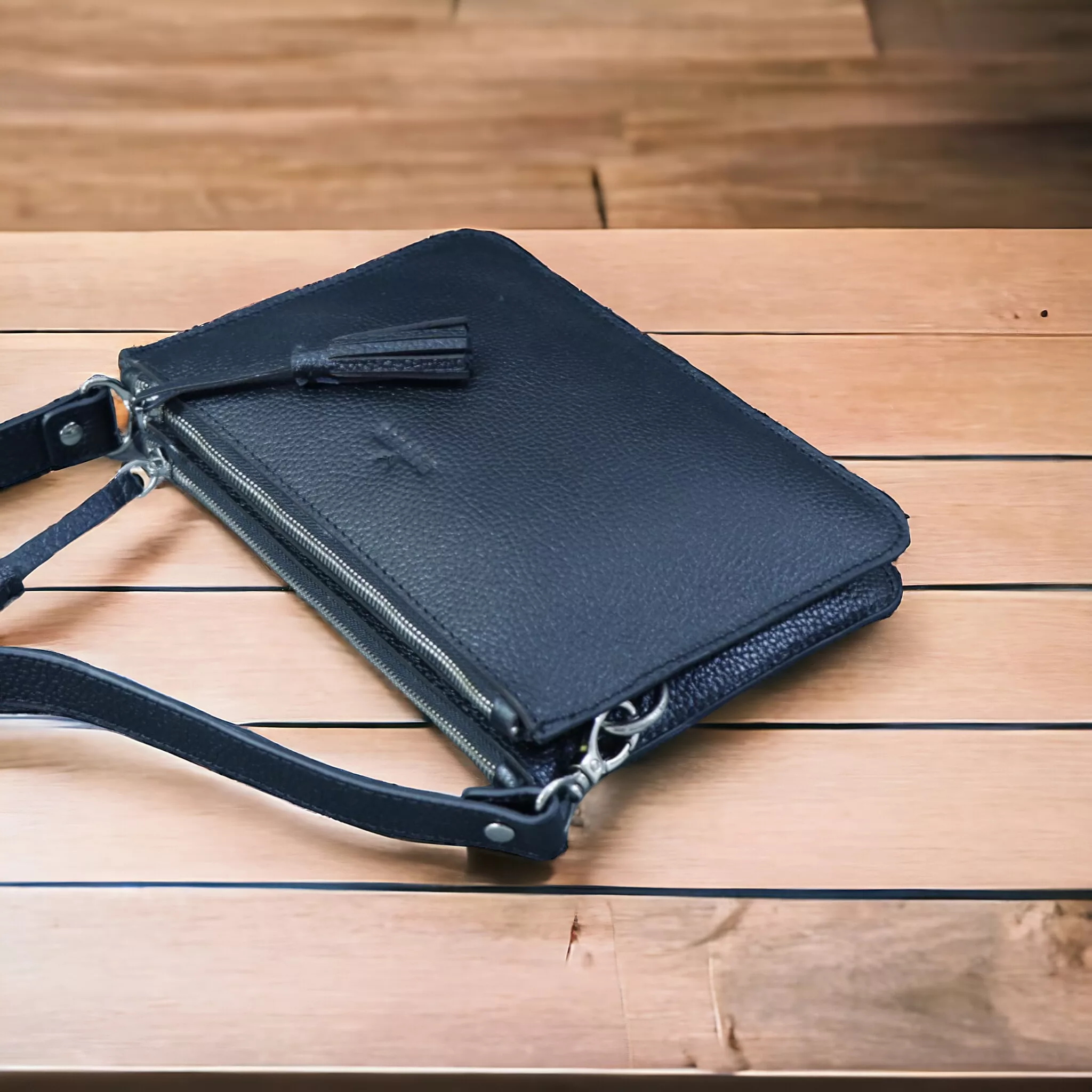 کیف دوشی زنانه چرم بارثاوا مدل 1392